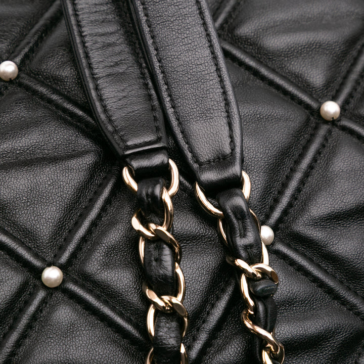 Medium Quilted Lambskin Pearl Studs Flap Black - Gaby Paris