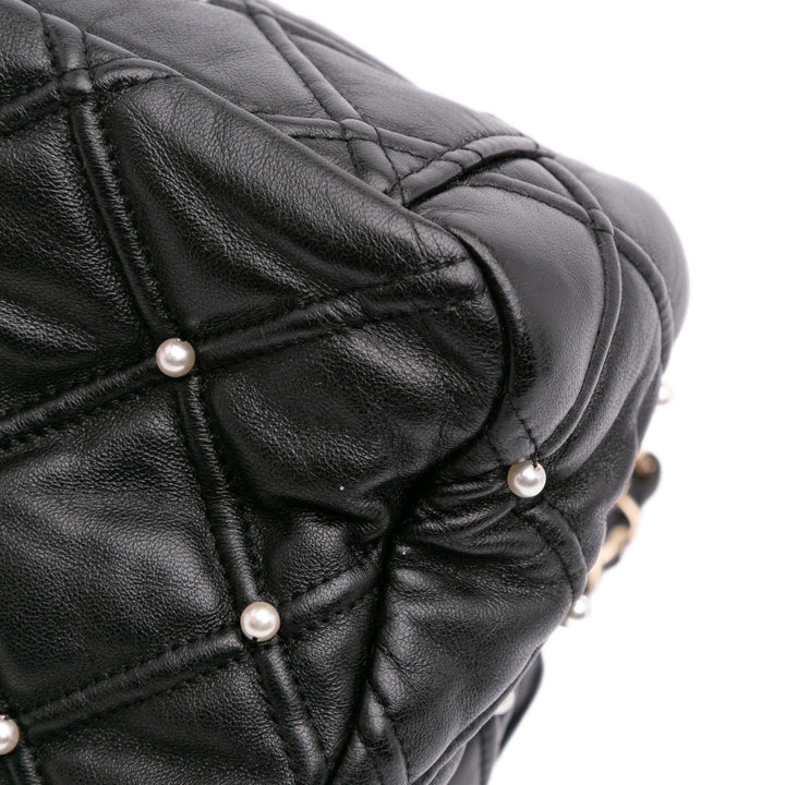 Medium Quilted Lambskin Pearl Studs Flap Black - Gaby Paris