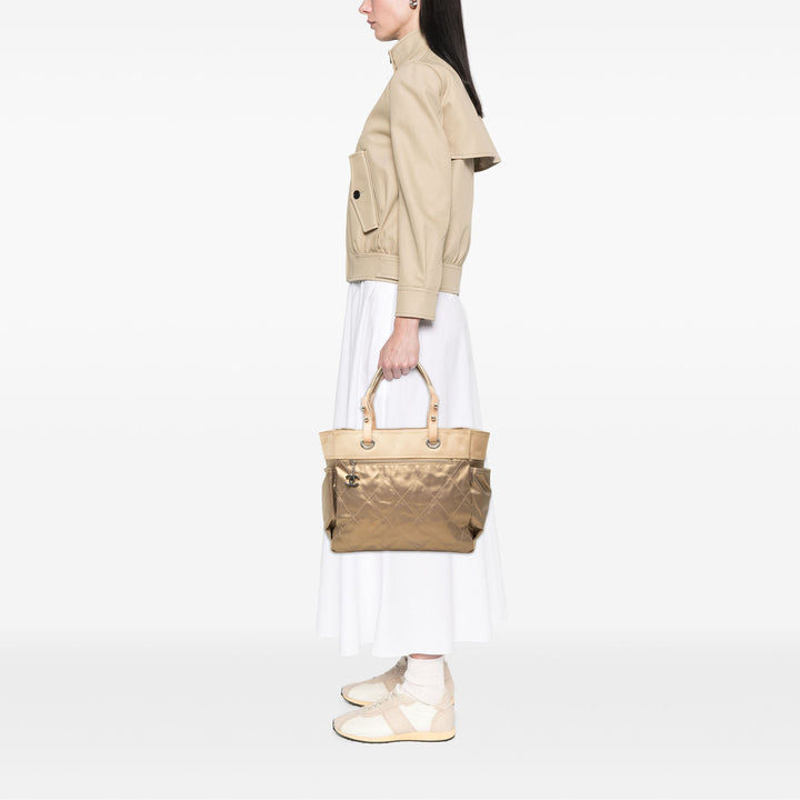 Chanel Cabas Matelassé Paris Biarritz Grand Toile enduite Doré – vue 6 – GABY PARIS