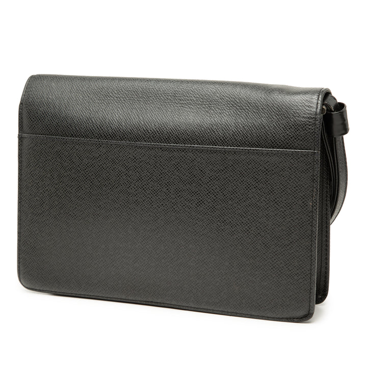 Louis Vuitton Taiga Selenga