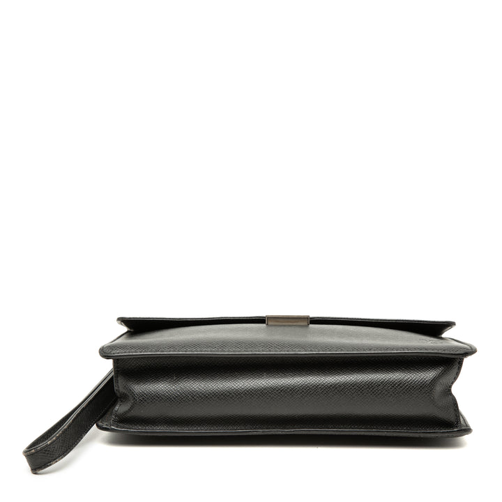 Louis Vuitton Taiga Selenga