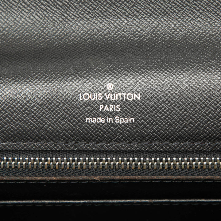 Louis Vuitton Taiga Selenga