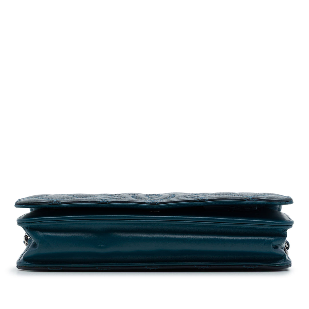 Surpiqué CC Matelassé Wallet on Chain Cuir de veau Bleu