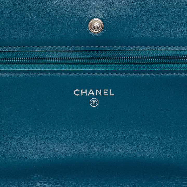 Surpiqué CC Matelassé Wallet on Chain Cuir de veau Bleu