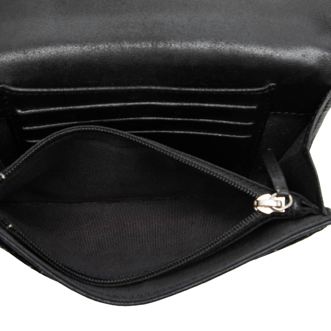Chanel perforé Matelassé à rabat Portefeuille Petit Cuir d'agneau Noir – vue 4 – GABY PARIS
