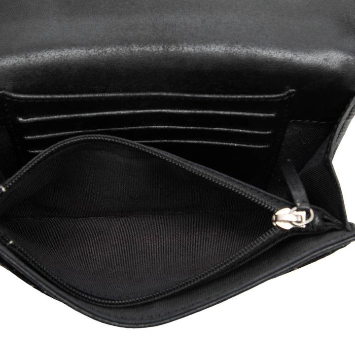 Chanel perforé Matelassé à rabat Portefeuille Petit Cuir d'agneau Noir – vue 4 – GABY PARIS