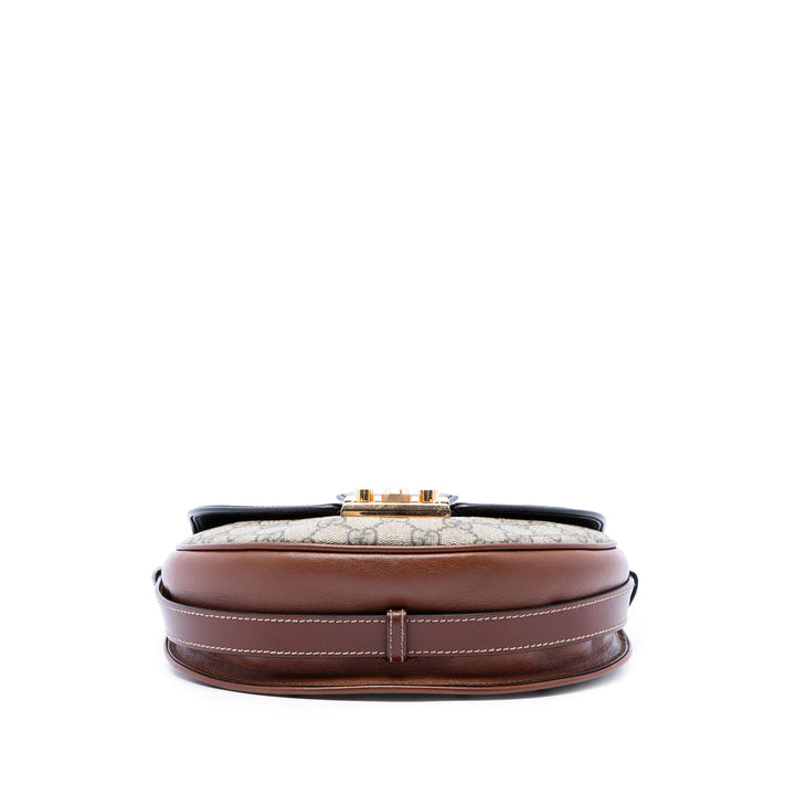 Gucci Sac bandoulière Saddle Padlock GG Supreme Beige – vue 3 – GABY PARIS