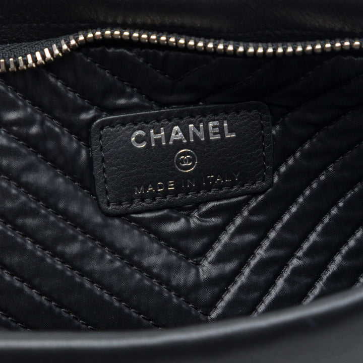 Chanel Chevron Cuir de veau CC Beauty Boy Foldover Pochette