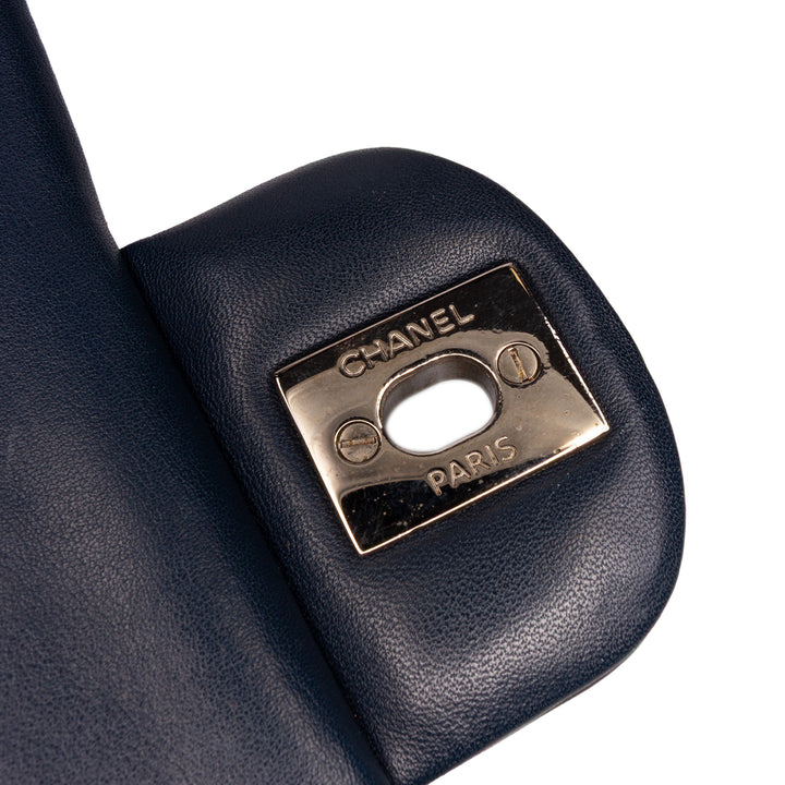 Chanel Medium Classic Cuir verni Double Fla Vert – GABY PARIS Authentique