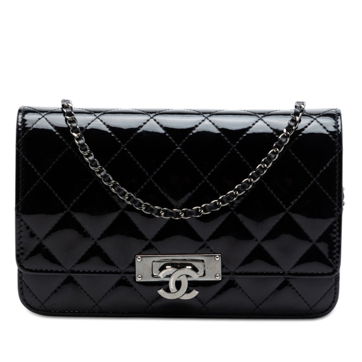 Chanel Matelassé Cuir verni Golden Class Wallet on Chain