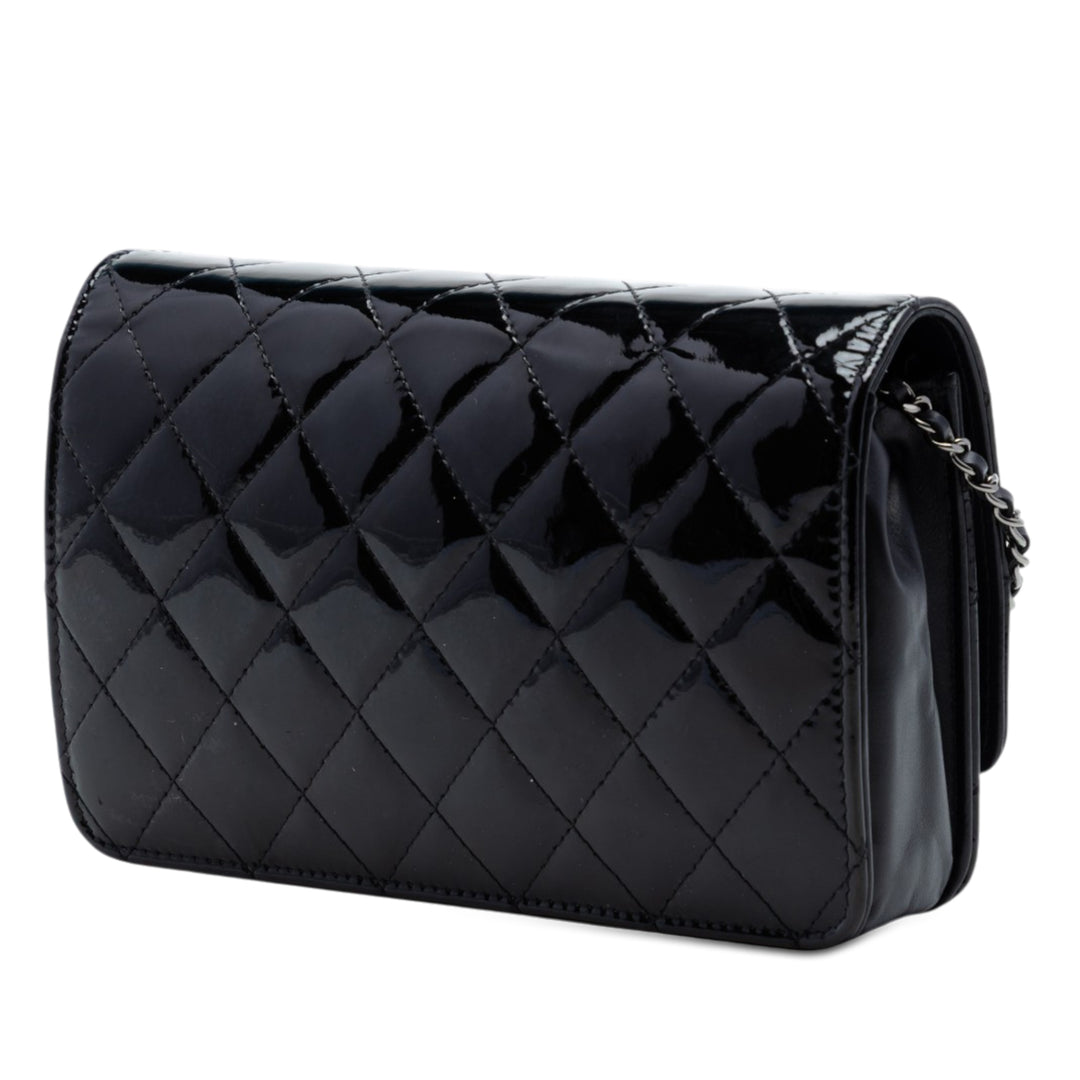 Chanel Matelassé Cuir verni Golden Class Wallet on Chain