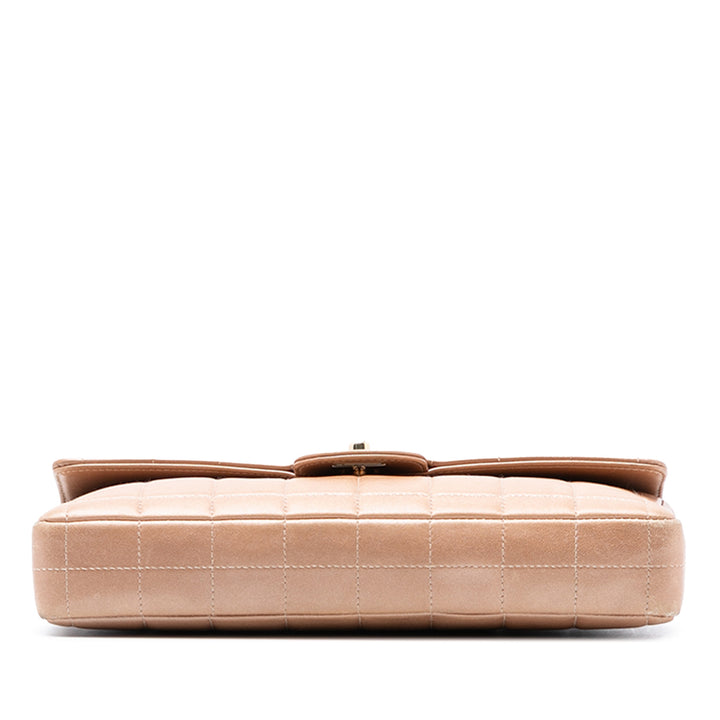 Chanel CC Choco Bar Cuir d’agneau East West à rabat