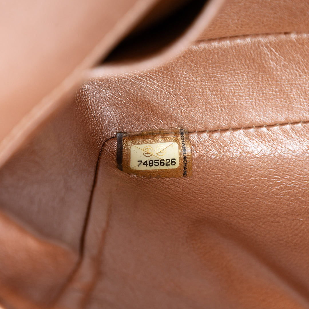 Chanel CC Choco Bar Cuir d’agneau East West à rabat