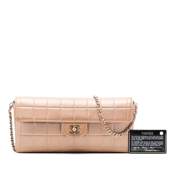 Chanel CC Choco Bar Cuir d’agneau East West à rabat