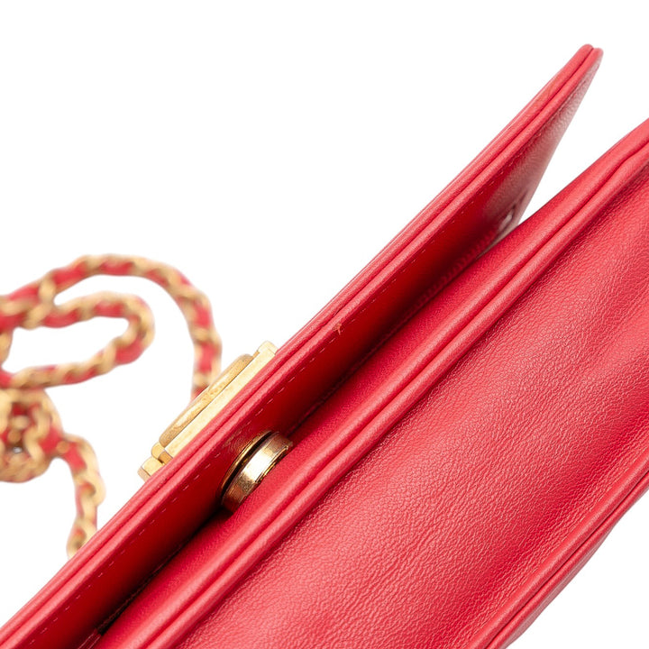 Chanel Quilted Caviar Boy Portefeuille on Chain Rouge – GABY PARIS Authentique
