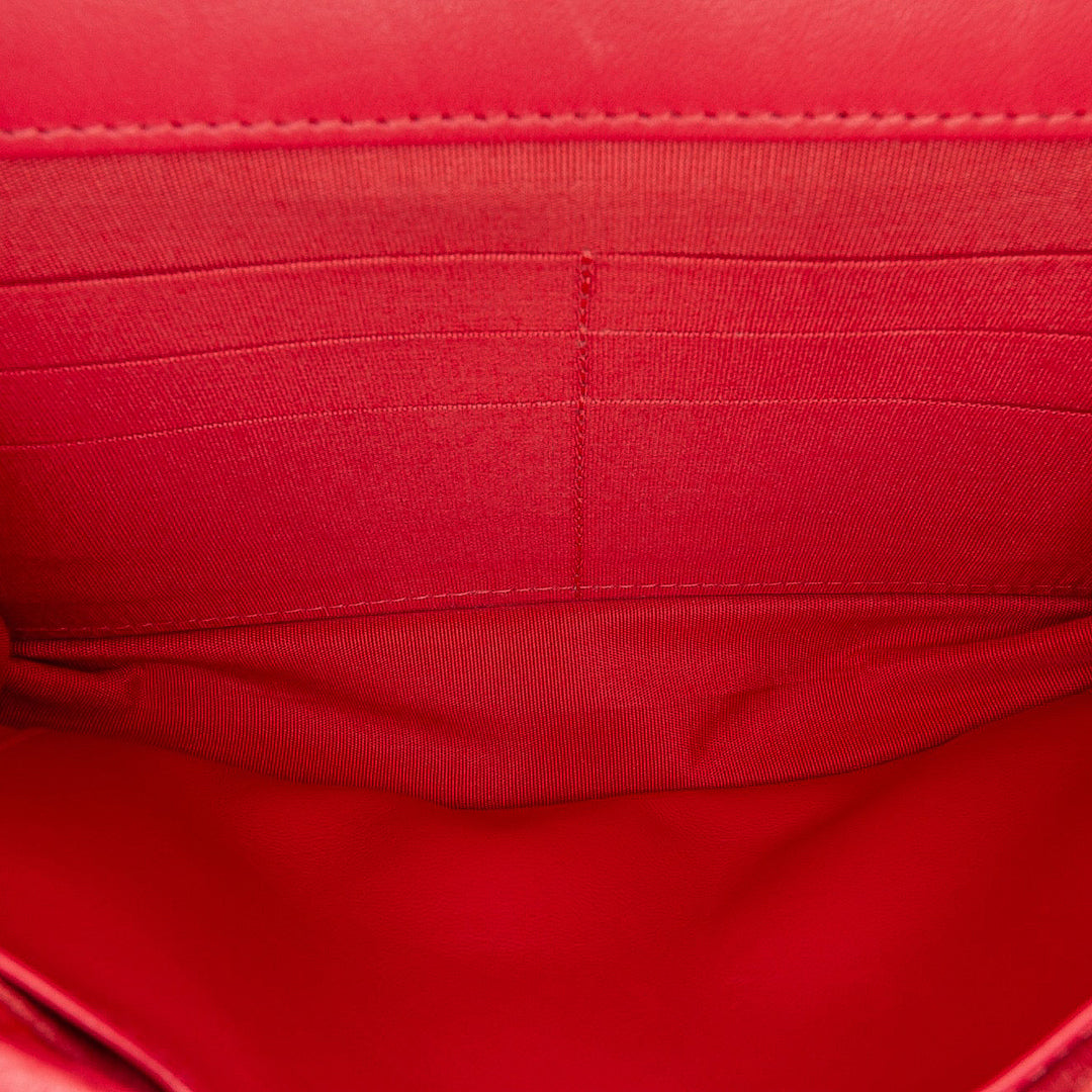 Chanel Quilted Caviar Boy Portefeuille on Chain Rouge – GABY PARIS Authentique