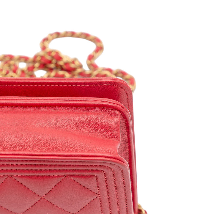 Chanel Quilted Caviar Boy Portefeuille on Chain Rouge – GABY PARIS Authentique