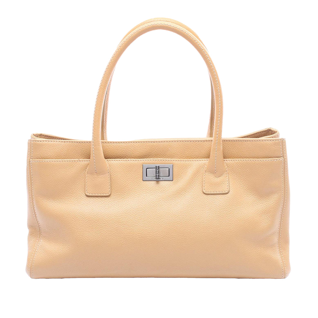 Chanel Executive Cerf Cabas Moyen Beige – vue principale – GABY PARIS