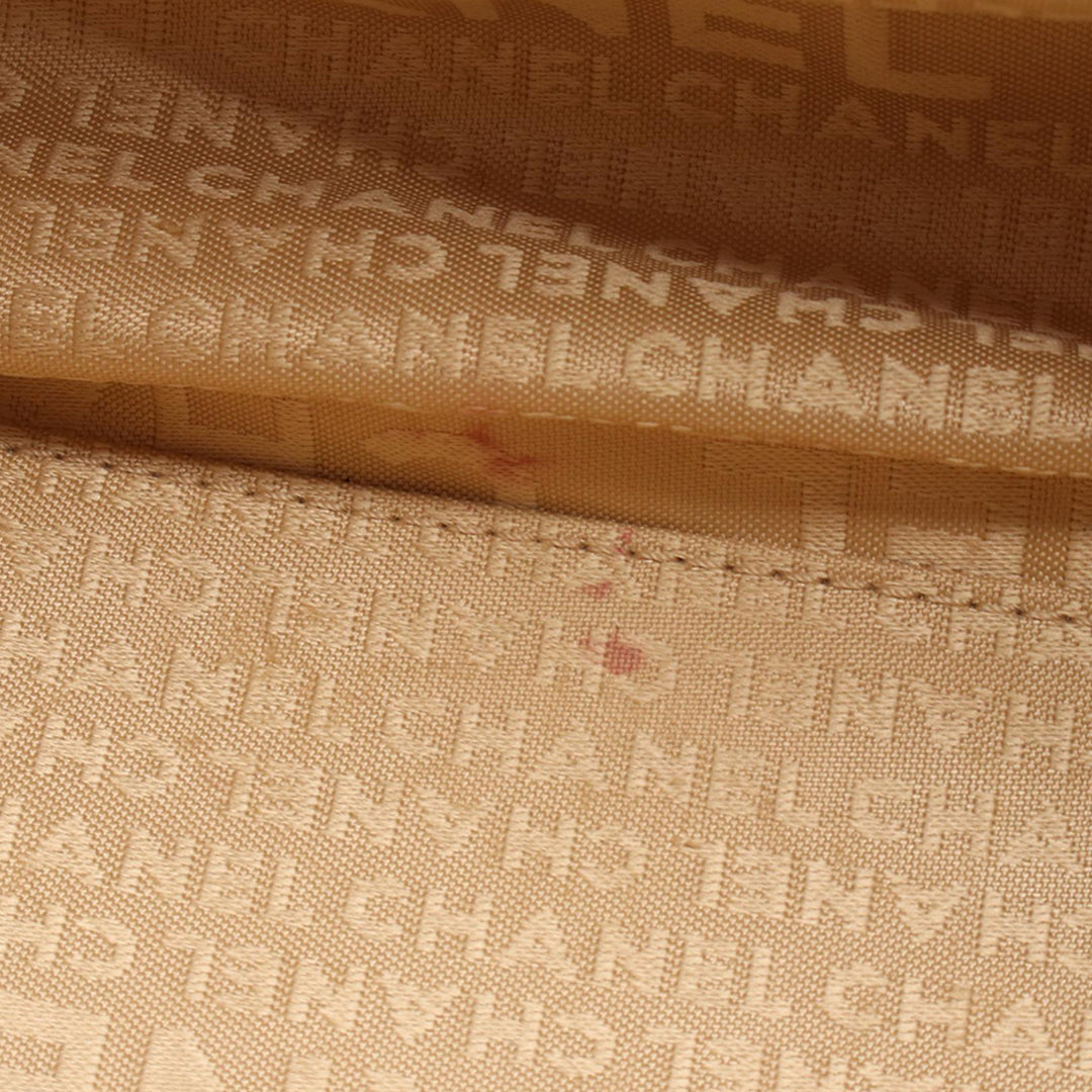 Chanel Executive Cerf Cabas Moyen Beige – vue 3 – GABY PARIS