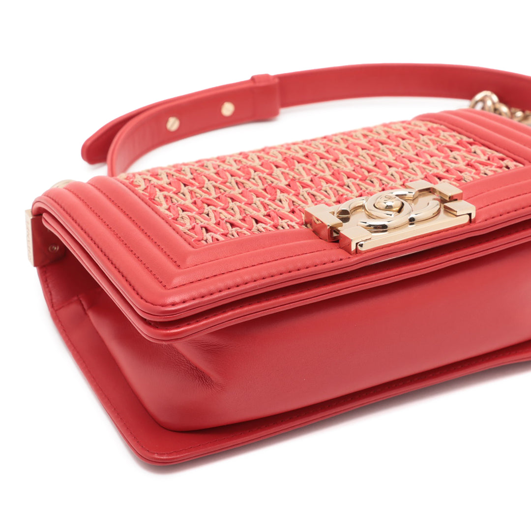 Chanel Small Straw et Cuir d’agneau Boy à rabat