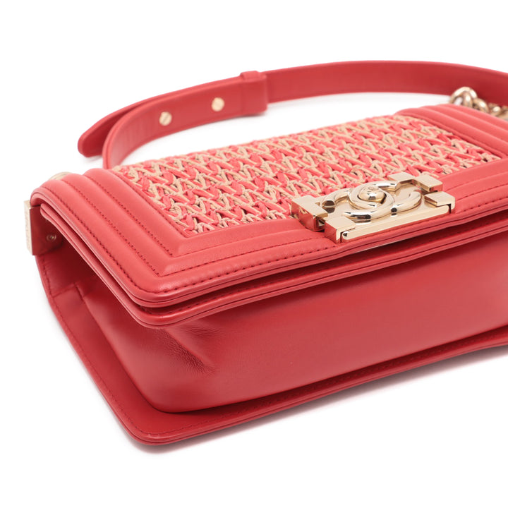 Chanel Small Straw et Cuir d’agneau Boy à rabat