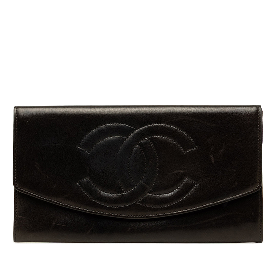 Chanel CC Surpiqué Double rabat Portefeuille long Cuir d'agneau Noir – vue principale – GABY PARIS