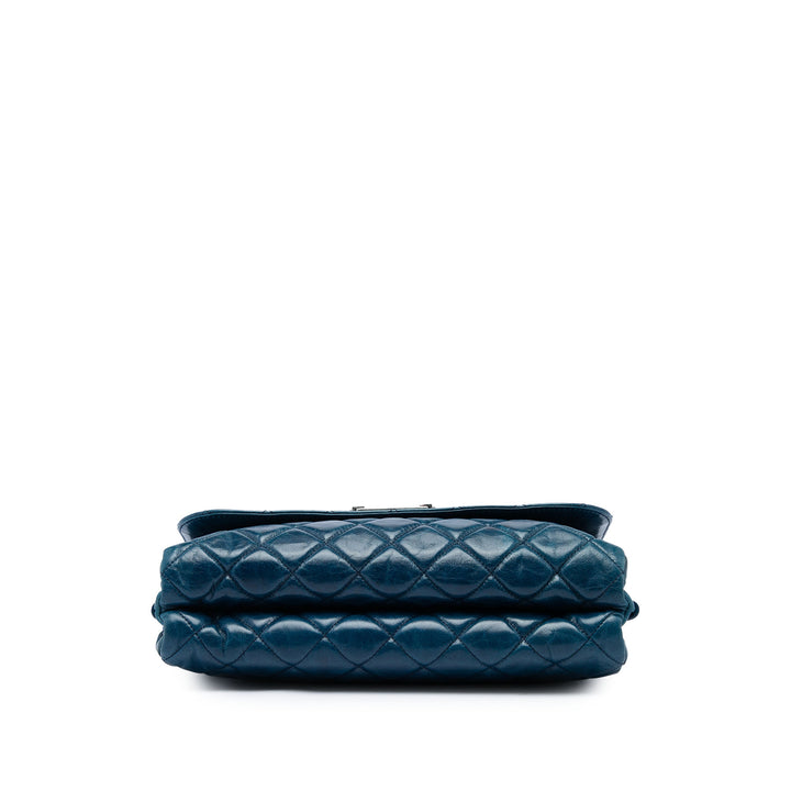 Chanel Matelassé Glacé Souple Boy à rabat Cuir de veau Bleu – vue 3 – GABY PARIS