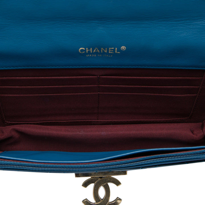 Chanel Matelassé Golden Class East West Wallet on Chain Cuir