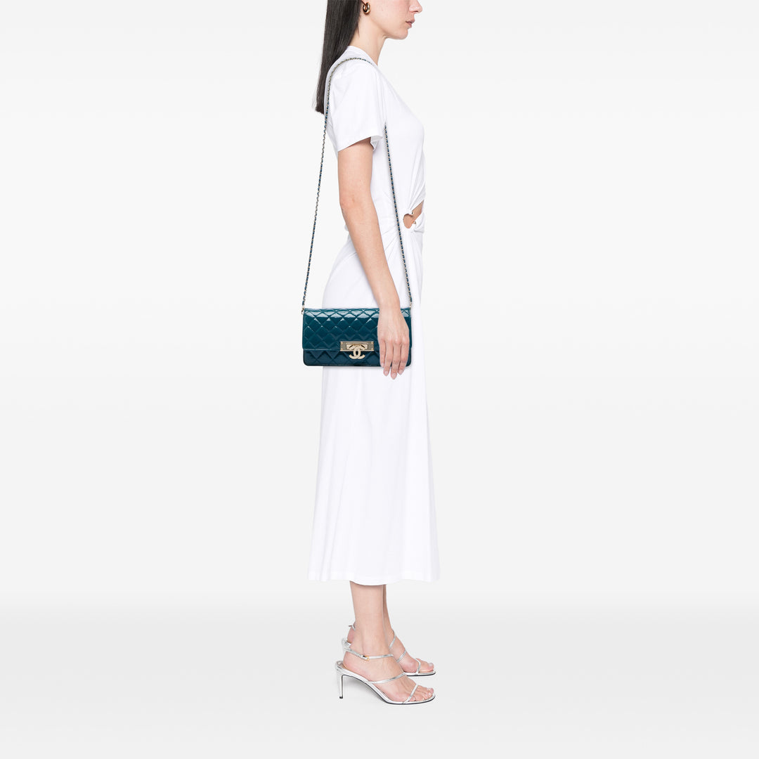 Chanel Matelassé Golden Class East West Wallet on Chain Cuir