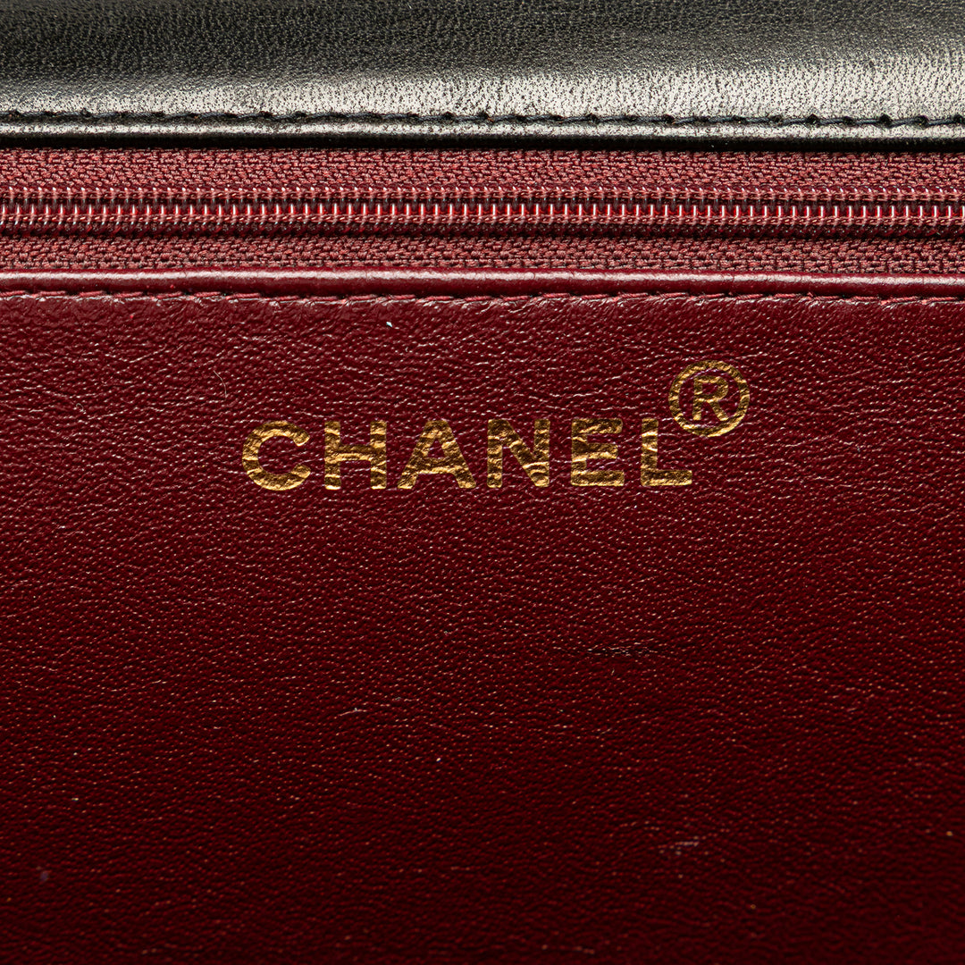 Chanel Medium CC Quilted Cuir d’agneau Simple rabat Noir