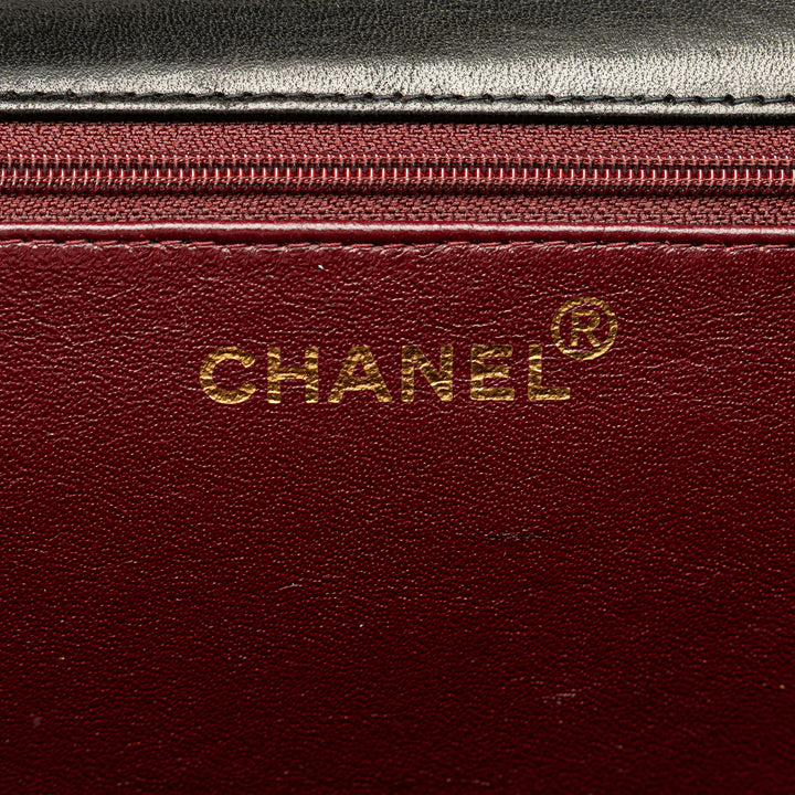 Chanel Medium CC Quilted Cuir d’agneau Simple rabat Noir