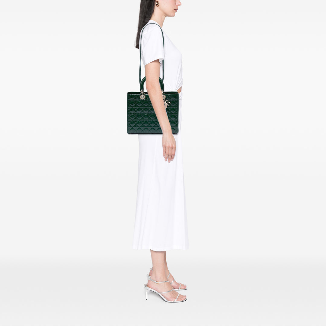 Dior Large Cuir verni Cannage Lady Dior