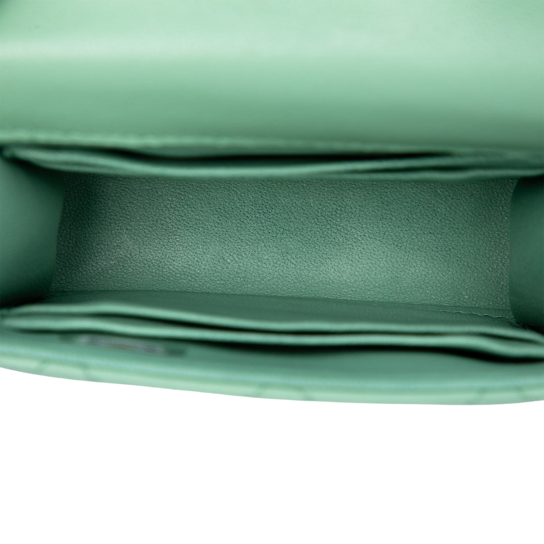 CC Matelassé à rabat Porte-monnaie avec chaîne Cuir d'agneau Vert