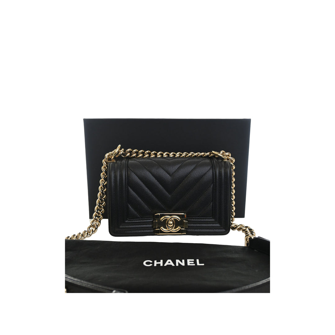 Chanel Small Chevron Caviar Boy à rabat