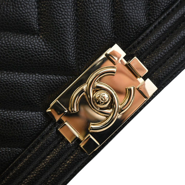 Chanel Small Chevron Caviar Boy à rabat