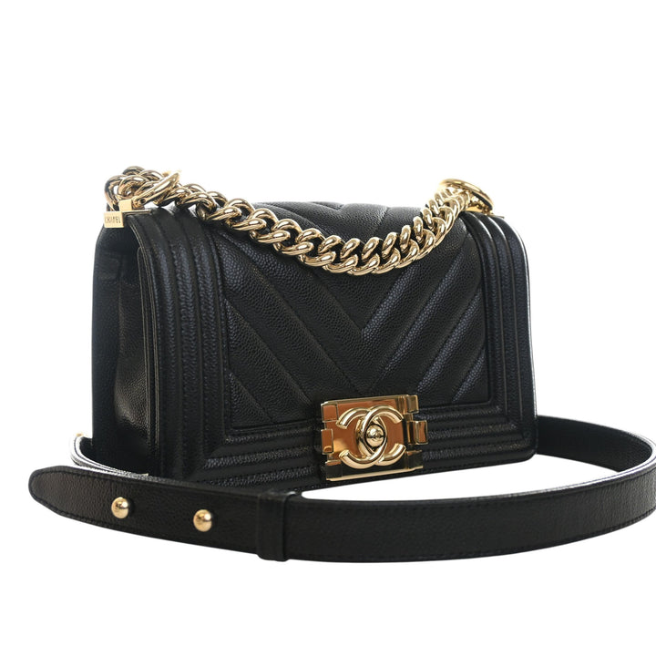 Chanel Small Chevron Caviar Boy à rabat