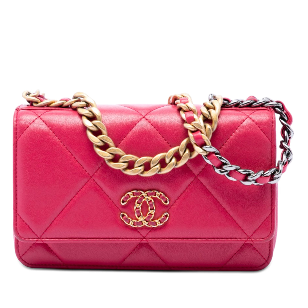 Chanel Matelassé 19 Wallet on Chain Cuir d'agneau
