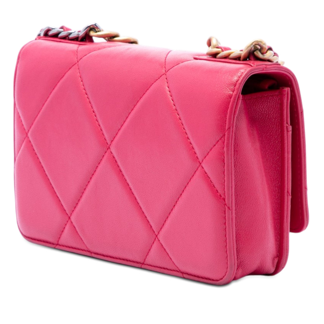 Chanel Matelassé 19 Wallet on Chain Cuir d'agneau