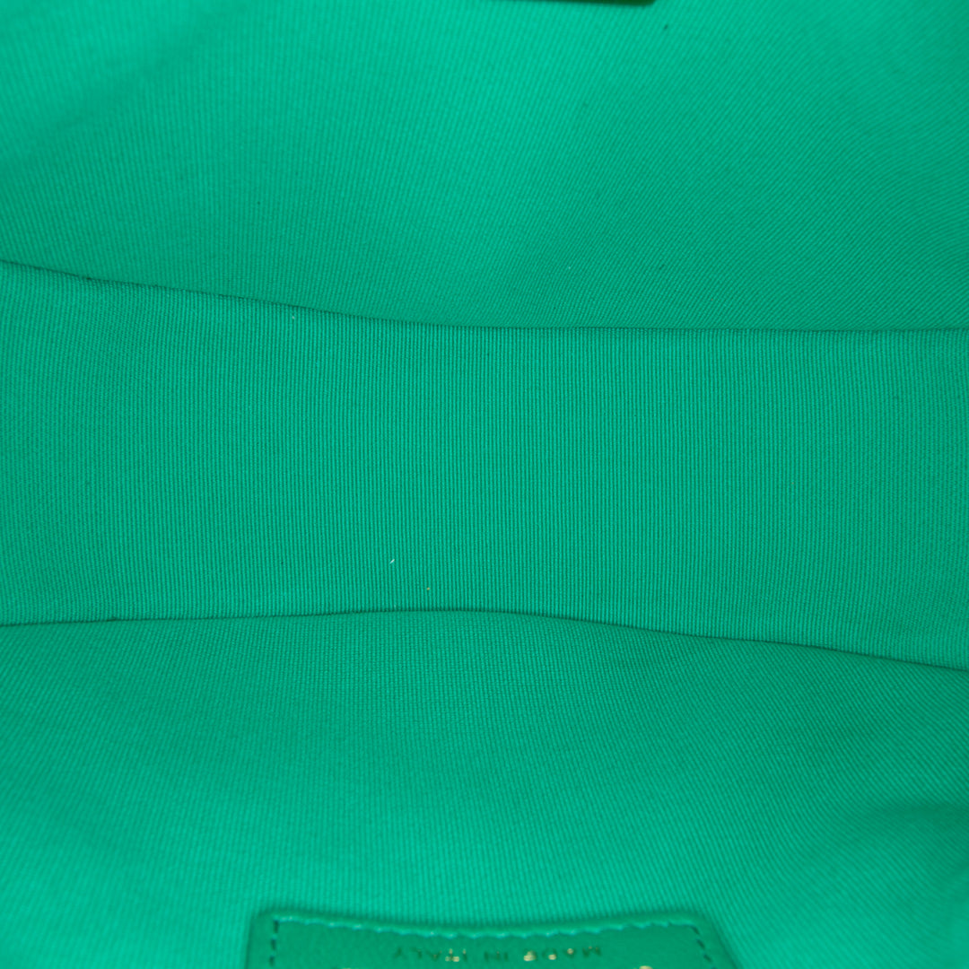 Chanel Small Matelassé Cuir d’agneau Sac rond à chaîne Hook Hobo Sac