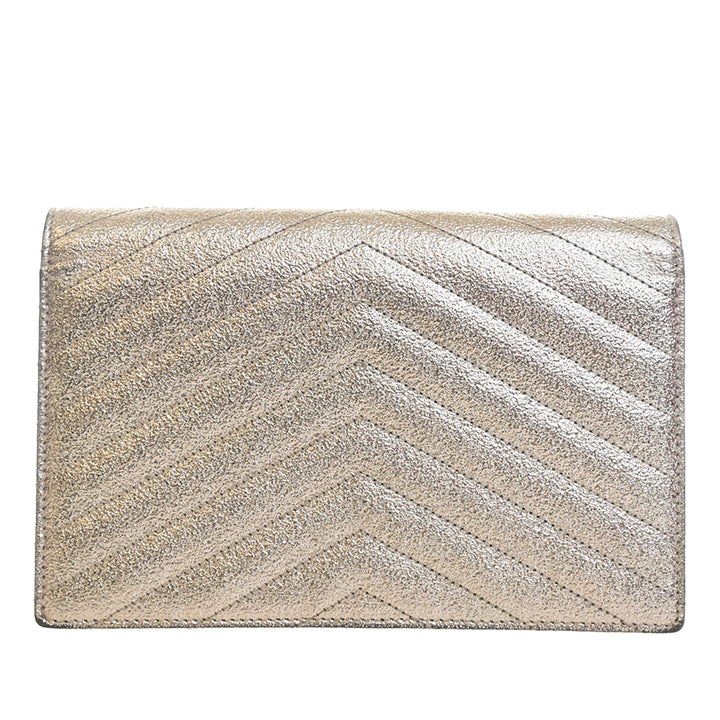Saint Laurent Metallic Crackled Chevron Cuir de veau Monogram Envelope Chain Portefeuille
