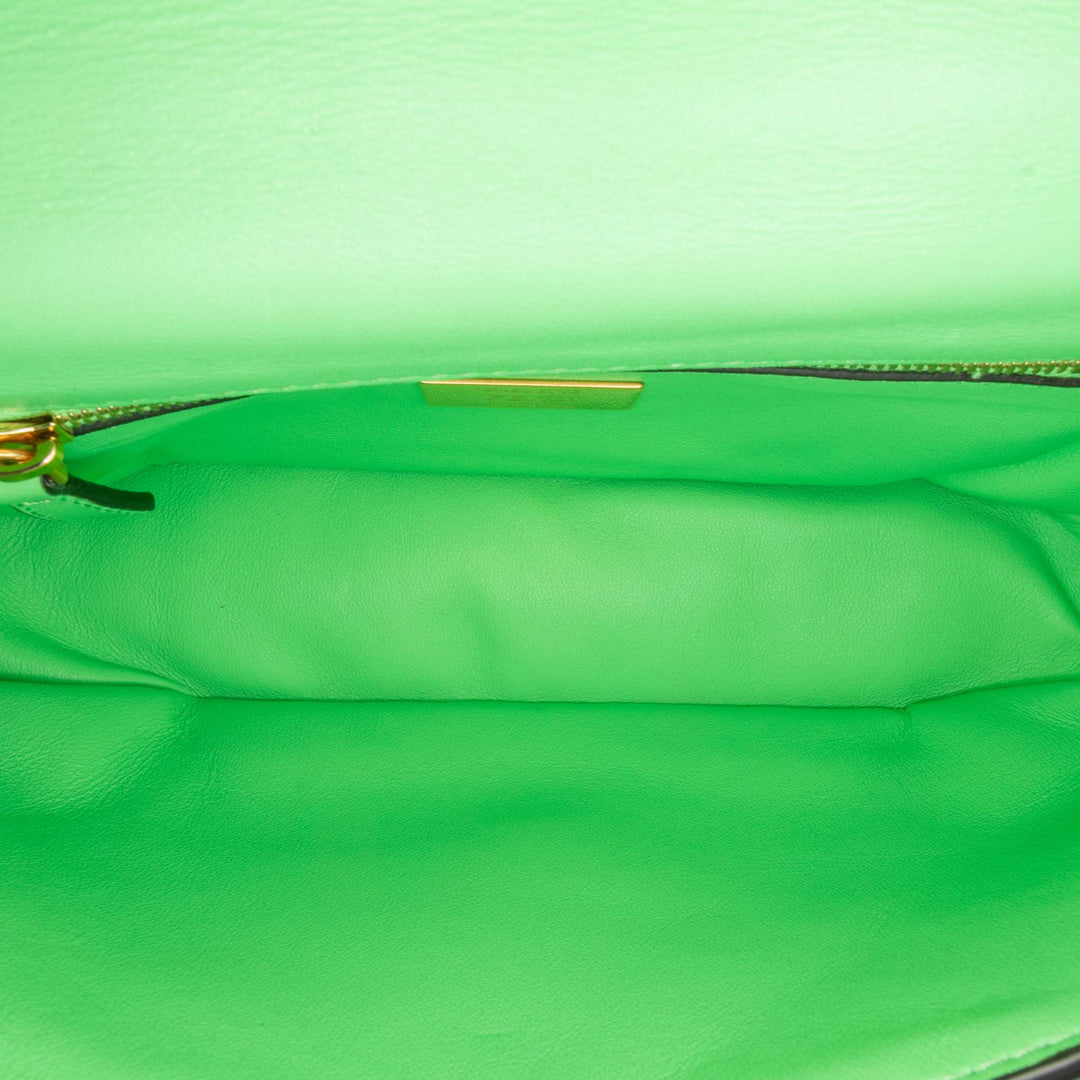 Fendi Sac porté épaule Zucca embossé Chaîne Midi Baguette Vert – vue 5 – GABY PARIS
