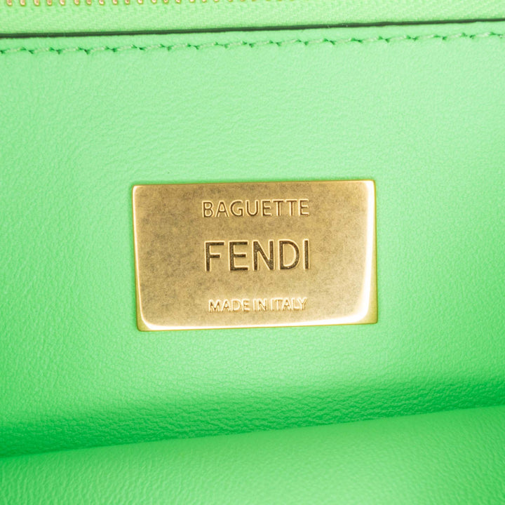 Fendi Sac porté épaule Zucca embossé Chaîne Midi Baguette Vert – vue 6 – GABY PARIS