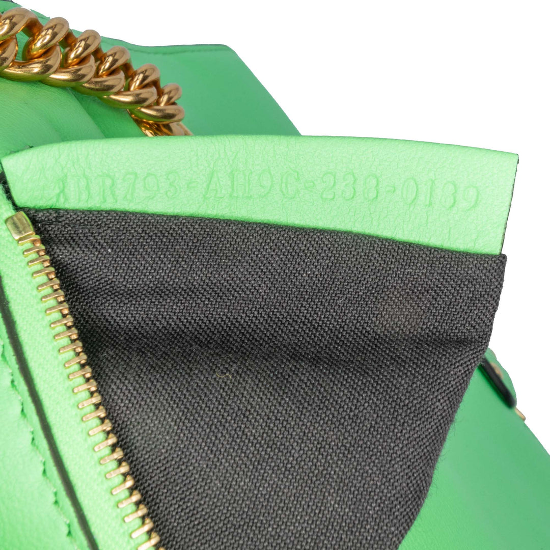 Fendi Sac porté épaule Zucca embossé Chaîne Midi Baguette Vert – vue 7 – GABY PARIS