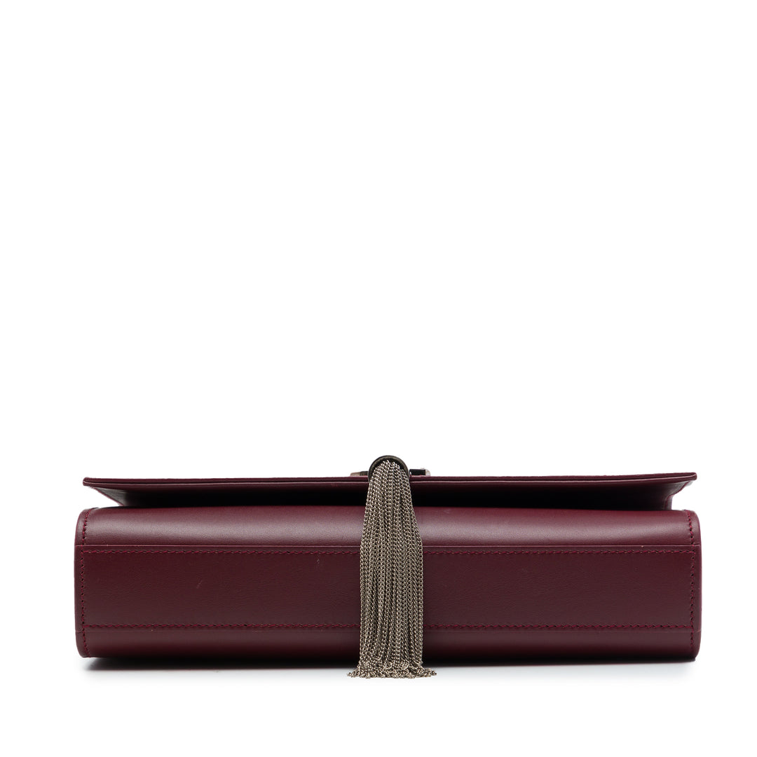 Saint Laurent Classic Kate Pompon Sac Moyen Cuir de veau lisse Rouge – vue 3 – GABY PARIS