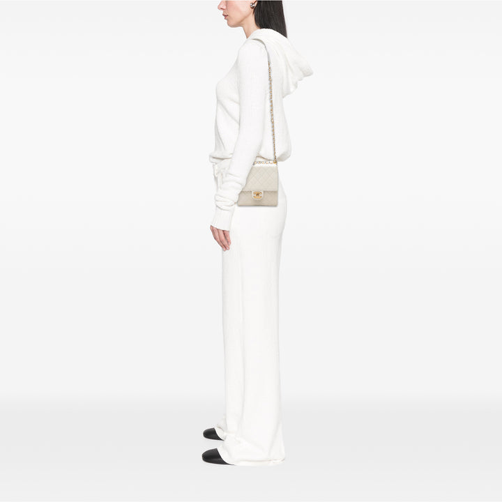 Chanel Chic Perles à rabat Petit Cuir d'agneau Blanc – vue 6 – GABY PARIS