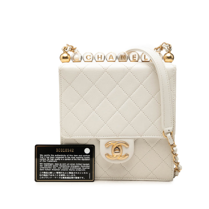 Chanel Chic Perles à rabat Petit Cuir d'agneau Blanc – vue 7 – GABY PARIS