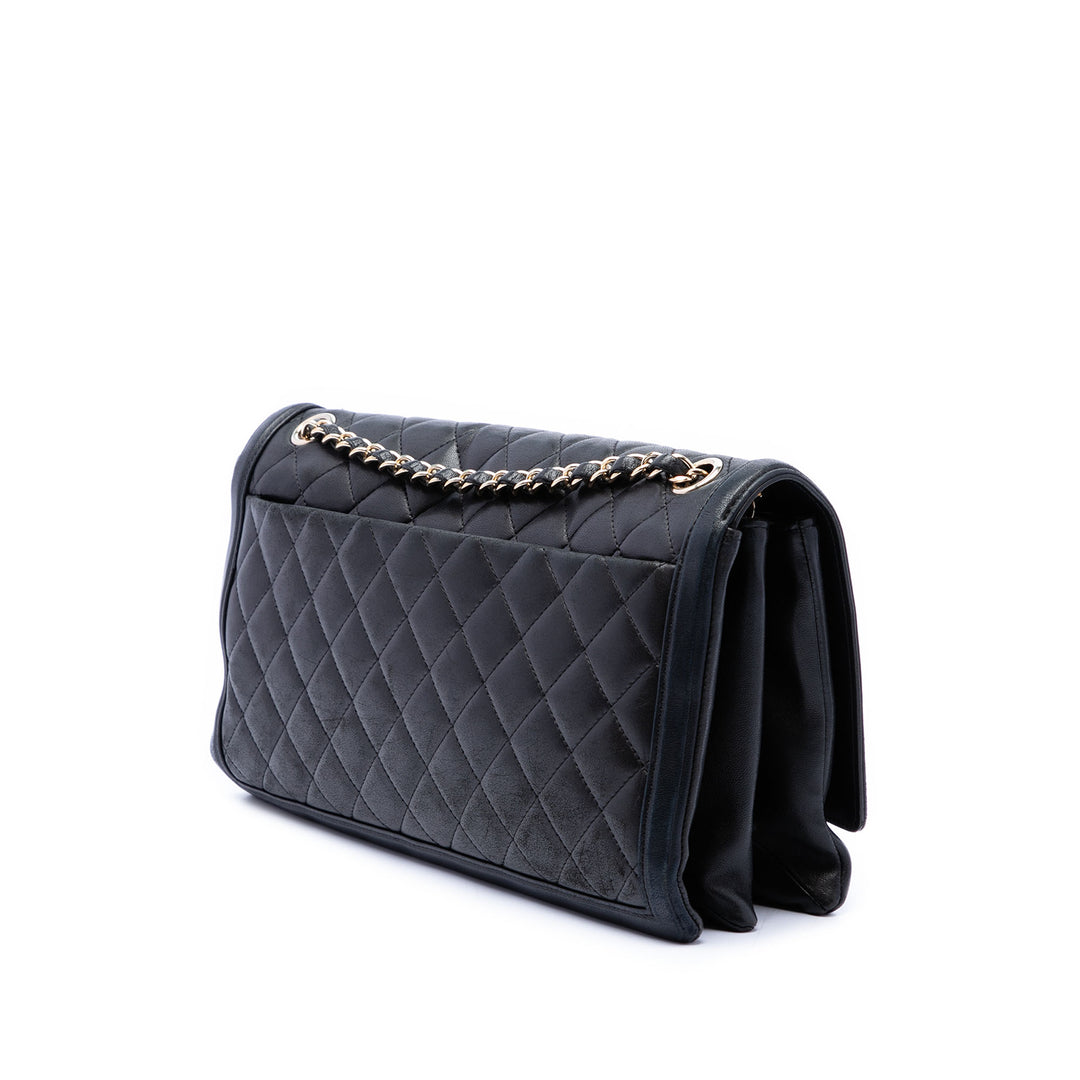 Chanel Matelassé 3 Compartment à rabat Jumbo Cuir d'agneau