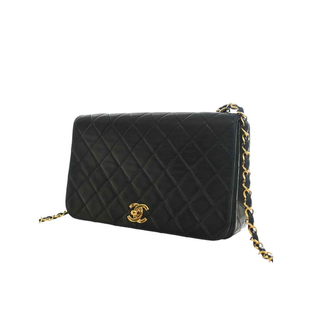 Chanel CC Matelassé Fermoir tourniquet Full Rabat simple Cuir d'agneau Noir – vue 13 – GABY PARIS