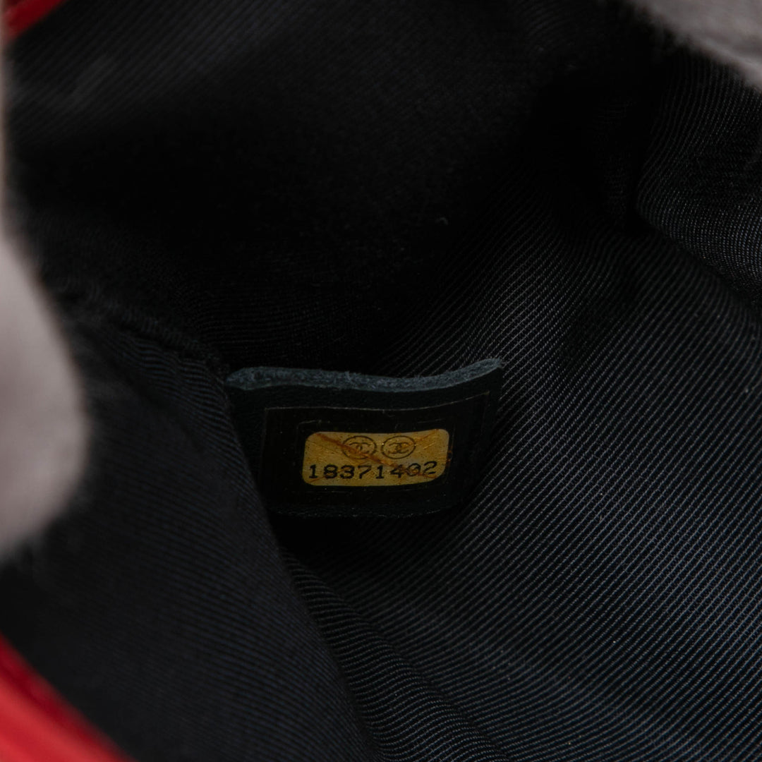 Chanel Matelassé et Boy à rabat Moyen Tweed Rouge – vue 6 – GABY PARIS