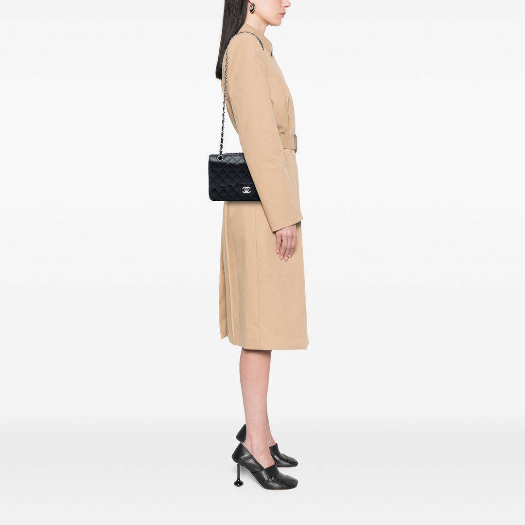 Chanel Sac porté épaule Classic Double rabat Moyen Cuir caviar Noir – vue 5 – GABY PARIS